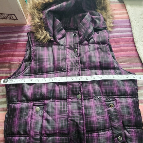 Route 66, size M,  hooded puffy vest - Picture 9 of 9